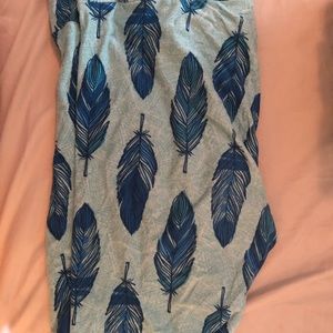Beautiful Lularoe TC Feather leggings